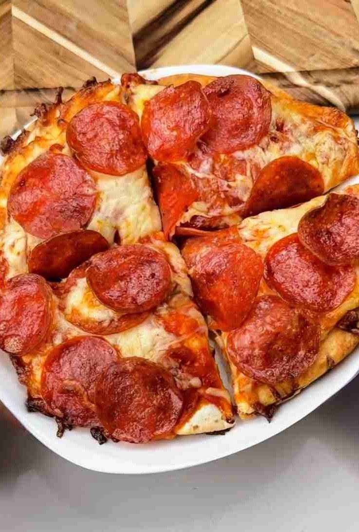Low-Carb Stuffed Crust Pizza – Cheesy Keto Pizza Recipe 1 139