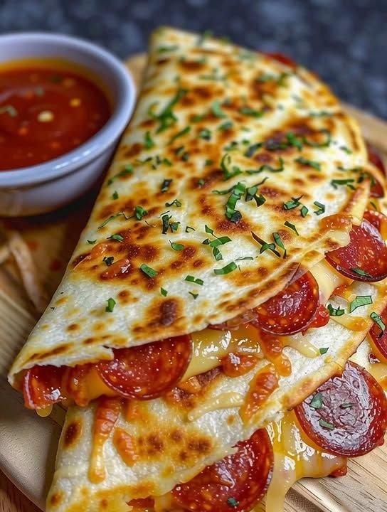 Easy Keto Pizza Quesadilla Recipe with Mozzarella and Pepperoni 1 KETO EASY PIZZA QUESADILLA